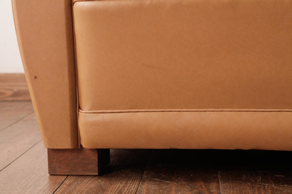 ヴィンテージ家具　フランスビンテージ　キャメル色がおしゃれなシングルソファ(1人掛けソファ)