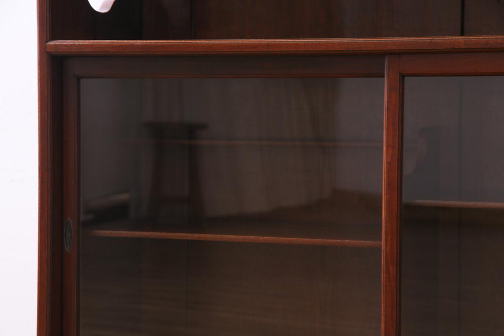 アンティーク家具　和製アンティーク　三方ケヤキ材　上手物!　丁寧な作りが美しい漆塗りの茶箪笥(茶棚、飾り棚)