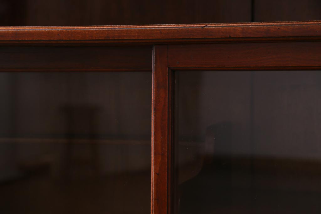 アンティーク家具　和製アンティーク　三方ケヤキ材　上手物!　丁寧な作りが美しい漆塗りの茶箪笥(茶棚、飾り棚)