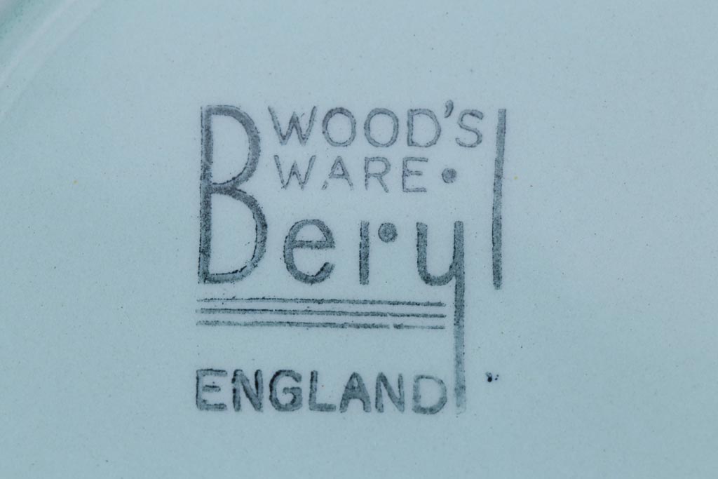 イギリスビンテージ　Woods ware(ウッズウエア)　Beryl(ベロル)　レトロなトリオ2客セット(カップ&ソーサー、プレート)(1)