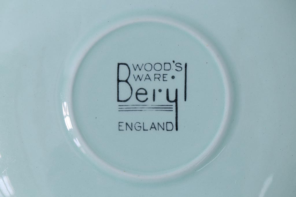 イギリスビンテージ　Woods ware(ウッズウエア)　Beryl(ベロル)　レトロなカップ&ソーサー3客セット