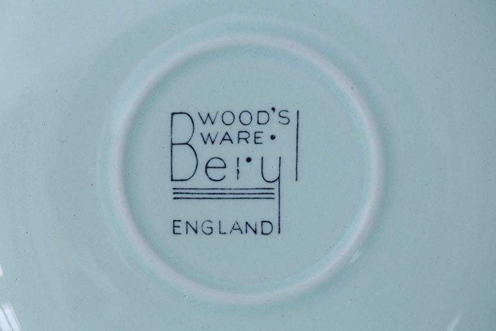 イギリスビンテージ　Woods ware(ウッズウエア)　Beryl(ベロル)　レトロなカップ&ソーサー2客セット(1)