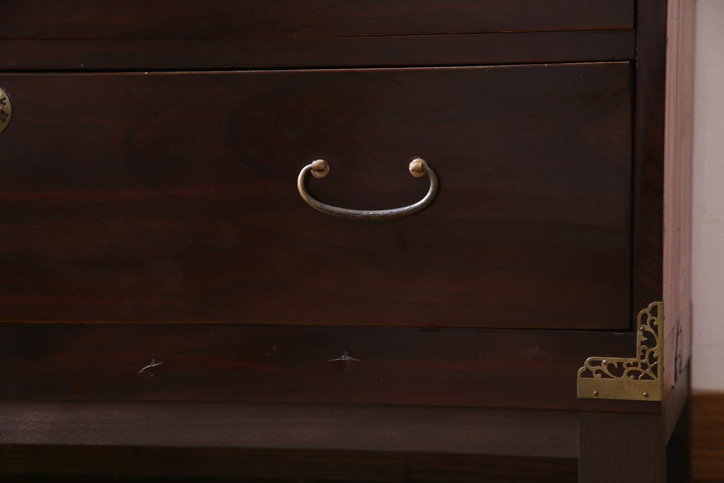 アンティーク家具　昭和初期　漆塗り　ケヤキ材　上品な和の空間を演出するリメイク箪笥ローボード(リビングボード、衣装箪笥)