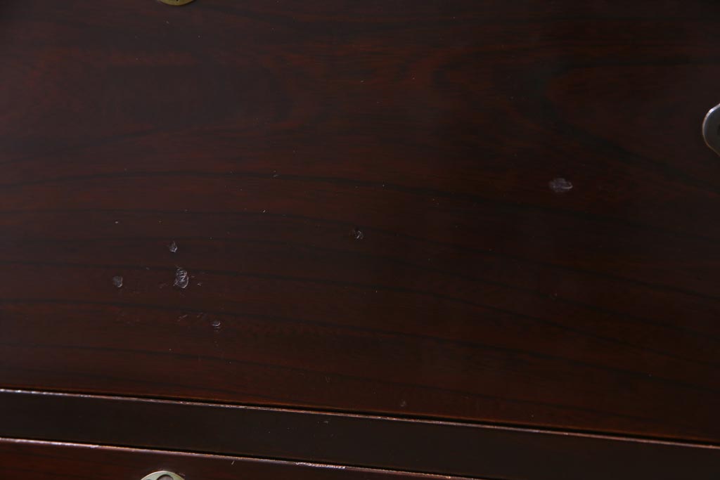 アンティーク家具　昭和初期　漆塗り　ケヤキ材　気品溢れる鉄脚リメイクの箪笥ローボード(リビングボード、衣装箪笥)