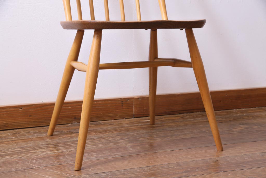 ヴィンテージ家具　イギリスビンテージ　ERCOL(アーコール)　ナチュラルな木味が魅力的なクエーカーチェア(椅子)(1)