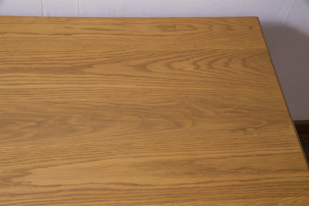 ヴィンテージ家具　イギリスビンテージ　天板オーク材　パイン材　木のぬくもり感じる上品なニーホールデスク(両袖デスク、机、在宅ワーク、在宅用ワークデスク)