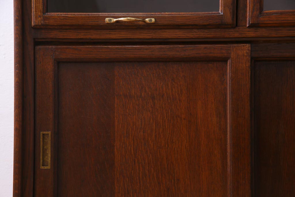 ビンテージ家具　イギリスアンティーク　オーク材　引き戸付きのレトロな薄型シャツケース(チェスト、ドロワー、引き出し)(2)