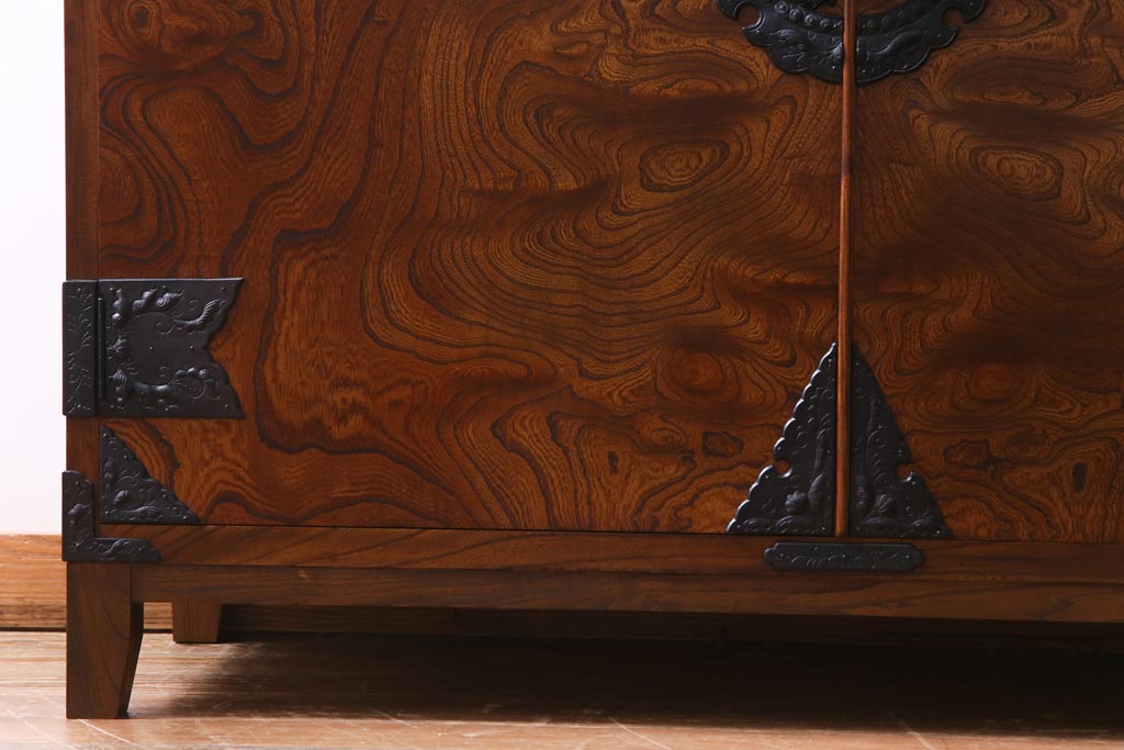 当店リメイク家具　伝統民芸　岩谷堂箪笥　2wayが便利な脚付サイドボード(衣装箪笥、引き出し、収納棚)