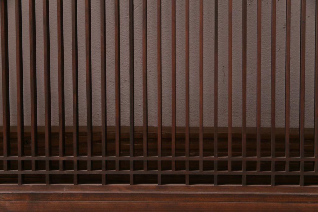 昭和初期　繊細に並んだ細い桟が上品な雰囲気醸し出す筬(おさ)欄間(欄間、明り取り)