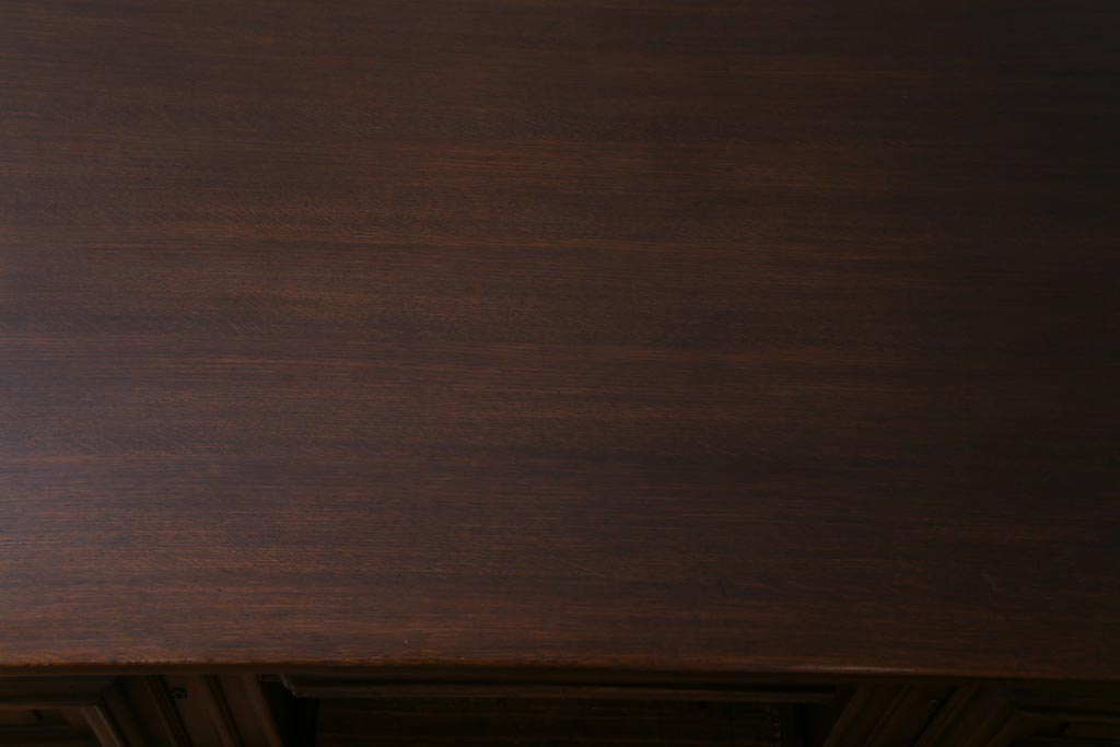 中古　輸入家具　オーク材　背面まで意匠が凝らされたベルギー製の高級ワークデスク、在宅ワーク、在宅用(両袖机)(定価約46万円)