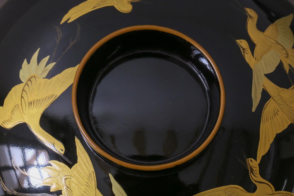 和製アンティーク　鶴・亀図柄　黒漆に金彩蒔絵が映える木製お椀4客セット(漆器)