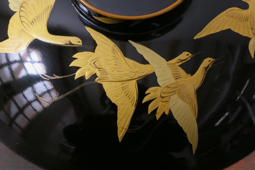和製アンティーク　鶴・亀図柄　黒漆に金彩蒔絵が映える木製お椀4客セット(漆器)