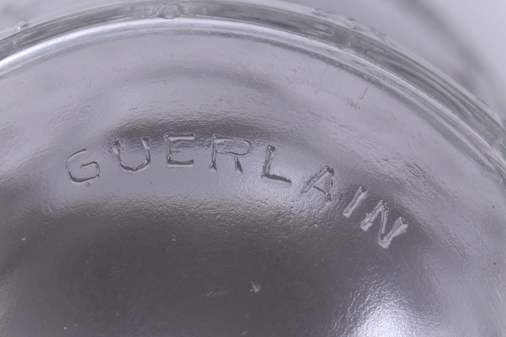 アンティーク雑貨　フランス　GUERLAIN(ゲラン)社　蜂模様がデザインされた香水瓶(フレグランスボトル、ガラス瓶、ディスプレイ)