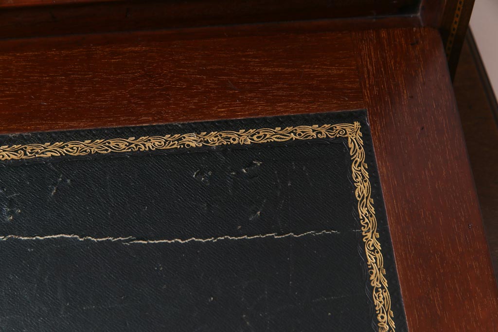 アンティーク家具　イギリスアンティーク　マホガニー材　象嵌細工が魅力のスモールビューロー(サイドデスク)