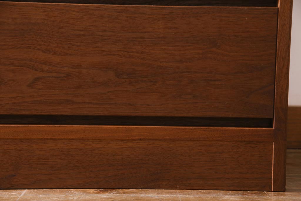 中古美品　ウッドユウライク製　ウォールナット無垢材　ストーリーズキャビネット(ダイニングボード、収納棚、壁面収納)(定価約140万円)