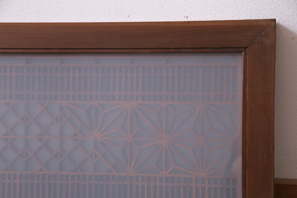 昭和中期　漆塗り　角麻と格子の模様がモダンな組子欄間(明かり取り、明り取り)