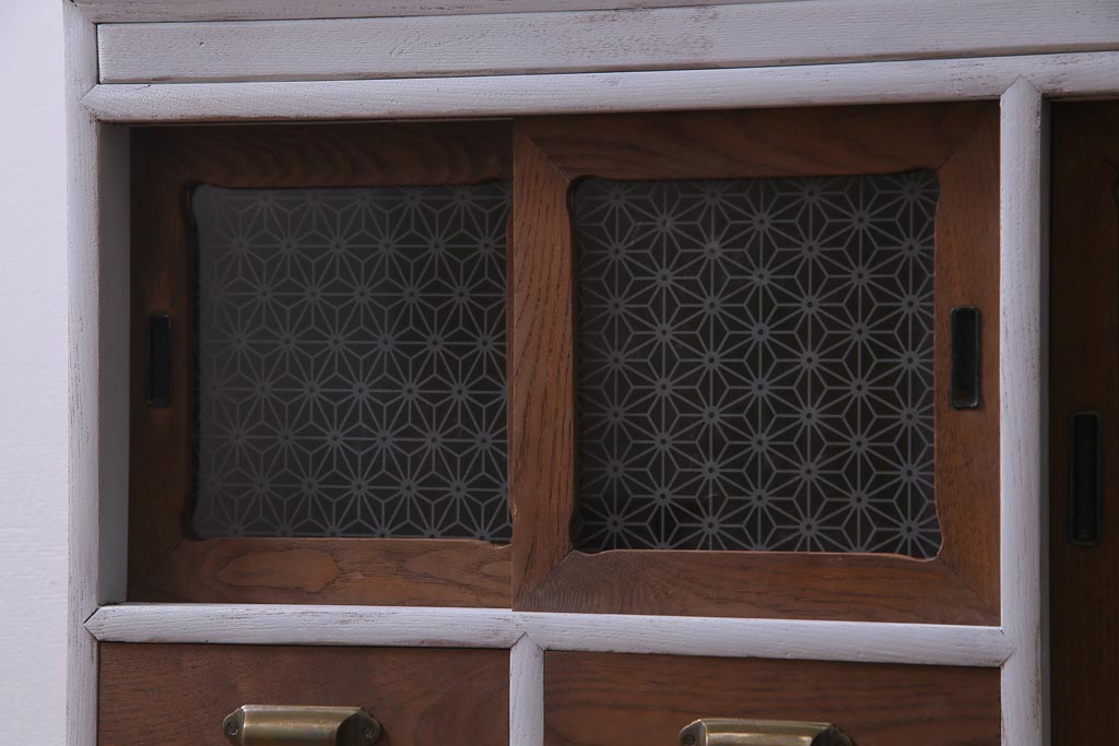 ペイント家具　当店オリジナルガラス入り　フレンチグレーがおしゃれなリメイクテレビボード(テレビ台、リビングボード、戸棚)