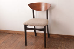 ヴィンテージ家具　北欧ビンテージ　ミッドセンチュリーなデザインのダイニングチェア(椅子)(2)