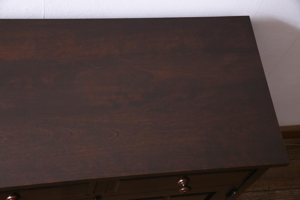 当店リメイク家具　北海道民芸家具　天板樺無垢材　シックで使いやすいサイドボード(食器棚、収納棚)