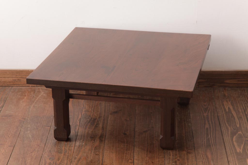 アンティーク家具　和製アンティーク　明治期　木の味わい豊かな作りが魅力的なローテーブル(座卓、センターテーブル)