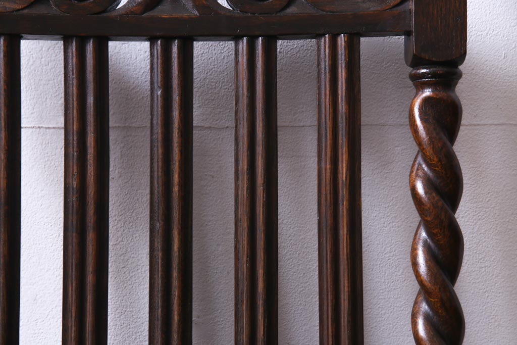 アンティーク家具　イギリスアンティーク　ジャコビアン様式　彫刻が目を引くダイニングチェア(ハイバックチェア、椅子)(1)