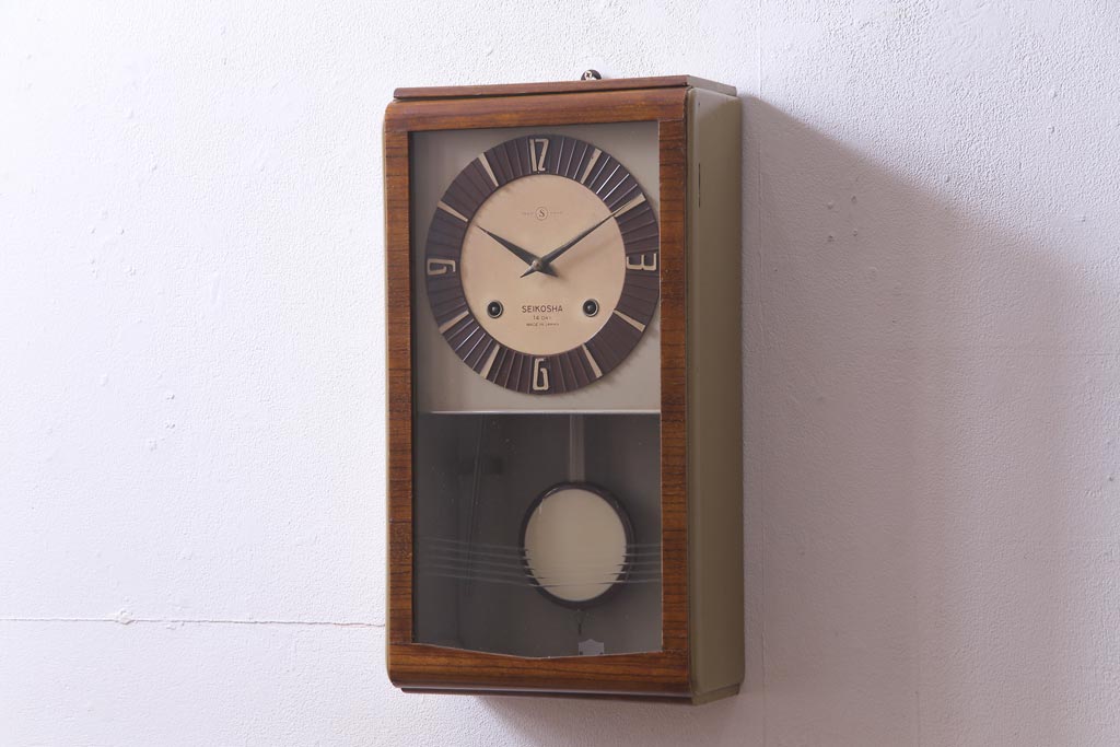 アンティーク雑貨　昭和レトロ　SEIKOSHA(精工舎、セイコー)　手巻き式　ミッドセンチュリーな雰囲気漂う掛け時計(振り子時計、柱時計、ゼンマイ時計)