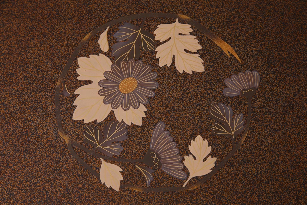 中古　山本幸三郎作　輪島塗　梨地蒔絵　草花の図　日本風情漂う上品な座卓(ローテーブル)