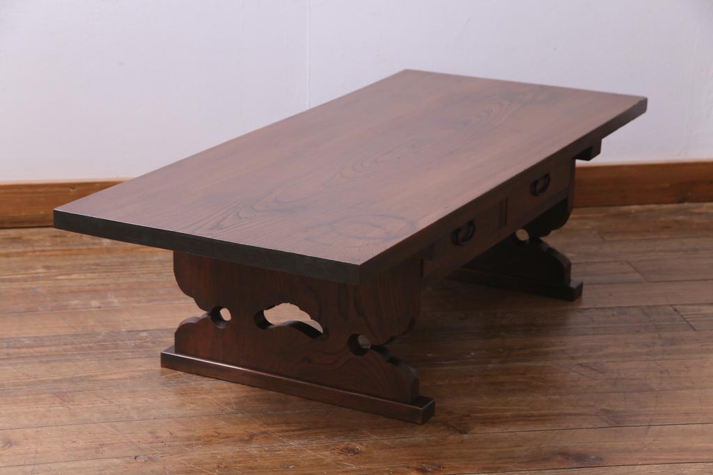 アンティーク家具　和製アンティーク　総ケヤキ材一枚板　重厚感漂う大振りな文机(センターテーブル)