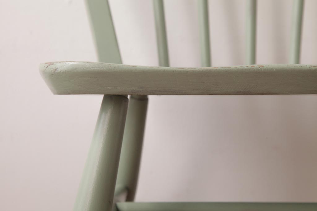 イギリスビンテージ　ペイント家具　ERCOL(アーコール)　優しげなカラーが魅力のフープバックチェア(椅子、ダイニングチェア)