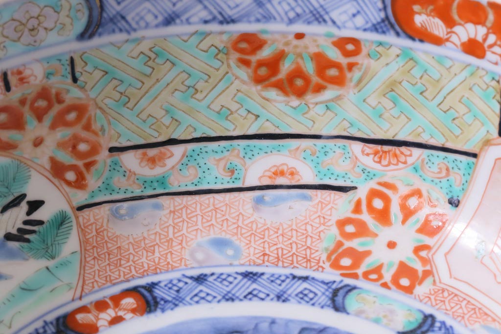 古民具・骨董　江戸期　古伊万里　色絵　緻密な描き込みの7寸深皿(鉢、和食器)