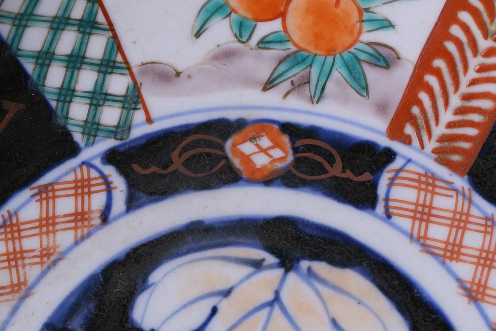 骨董　明治期　深い藍色と朱色の対比が印象的な色絵皿(和食器)