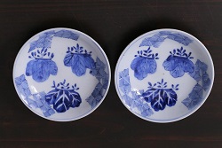 和製アンティーク　幕末　伊万里　五三桐の紋様が描かれた染付小皿2枚セット(和食器)