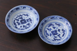 江戸期　中国　花唐草文様　古染付の小皿2枚セット(和食器)