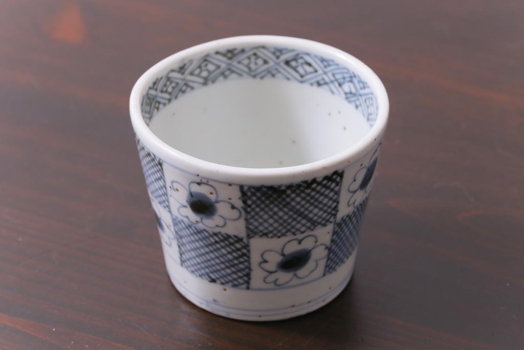 青い和食器の定番。日本の磁器で知る染付の歴史といろは