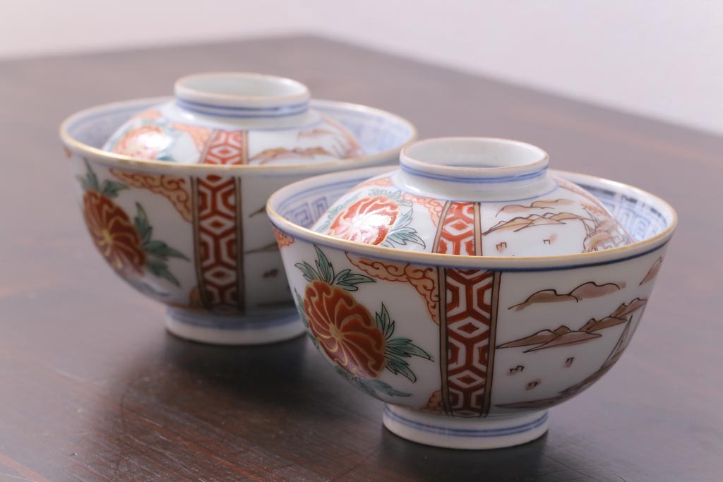 和製アンティーク　古伊万里　江戸期　華やかな色絵染付の蓋つき茶碗2客セット(和食器)