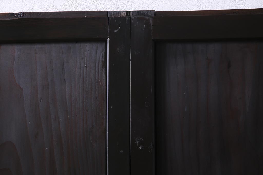 明治期　杉材　漆塗り　幅広サイズで存在感抜群の帯戸2枚セット(板戸)(1)