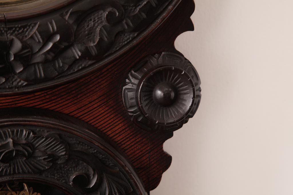アンティーク雑貨　SEIKOSHA(精工舎)　手巻き式　四ツ丸　見事な彫刻のだるま時計(掛時計、柱時計、振り子時計)
