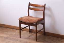 中古　Cassina(カッシーナ)　413　CAB(キャブ)　MARIO BELLINI(マリオベリーニ)　本革(レザー)　シンプルモダンな空間づくりに活躍するアームチェア(ダイニングチェア、椅子、イス)(定価約38万5千円)(R-073553)