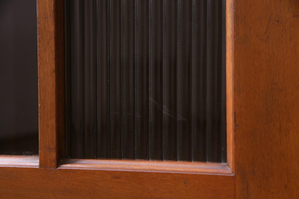 レトロ家具　昭和レトロ　大振り　飾り棚付き　モールガラスがアクセントになったブックケース(本箱、戸棚)