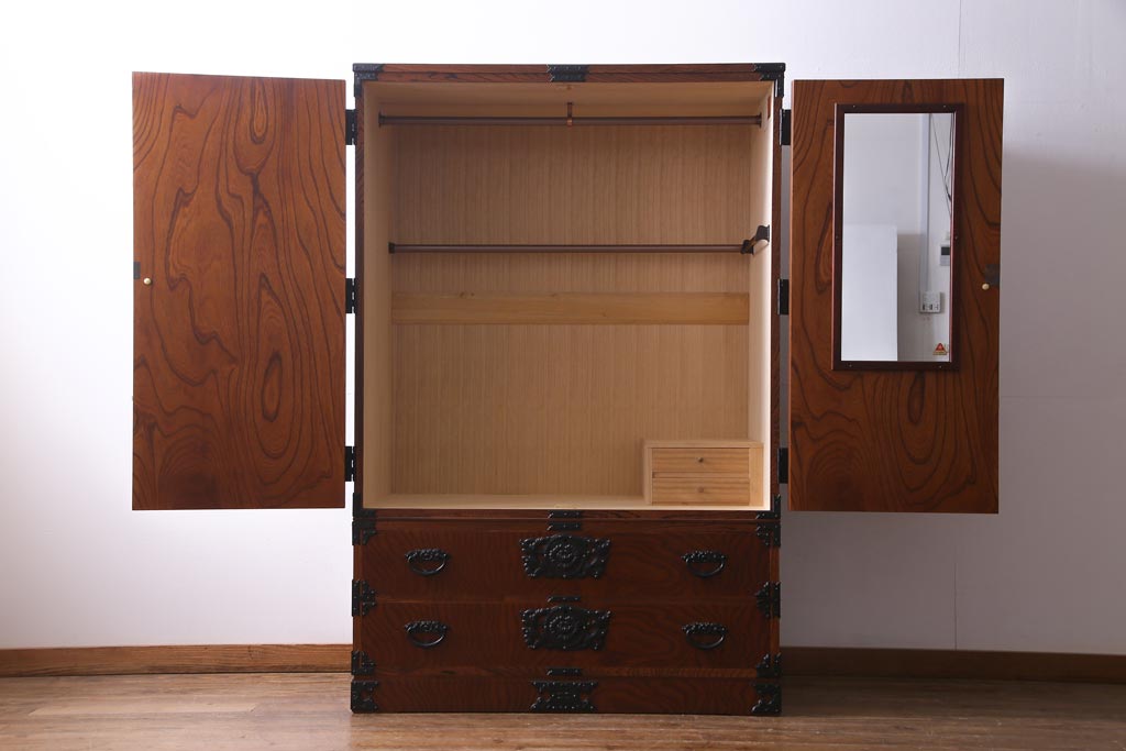 中古　民芸家具　漆塗り　ケヤキの杢目が力強いワードローブ(洋服タンス)(1)