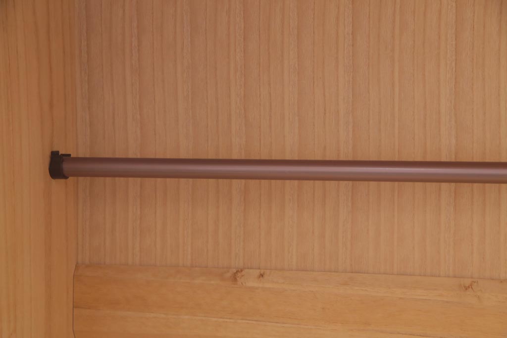中古　民芸家具　漆塗り　ケヤキの杢目が力強いワードローブ(洋服タンス)(1)