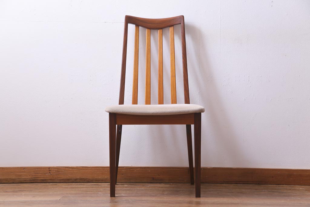 ヴィンテージ家具　北欧ビンテージ　G-PLAN(ジープラン)　チーク材の温もり溢れるダイニングチェア(椅子)(1)