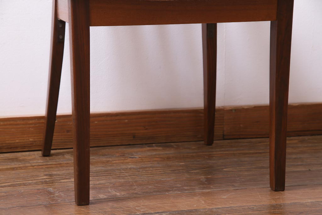 ヴィンテージ家具　北欧ビンテージ　G-PLAN(ジープラン)　チーク材の温もり溢れるダイニングチェア(椅子)(1)