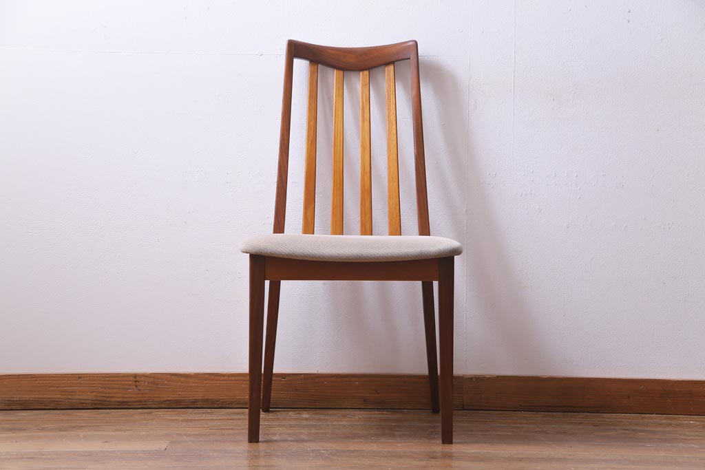 ヴィンテージ家具　北欧ビンテージ　G-PLAN(ジープラン)　チーク材の温もり溢れるダイニングチェア(椅子)