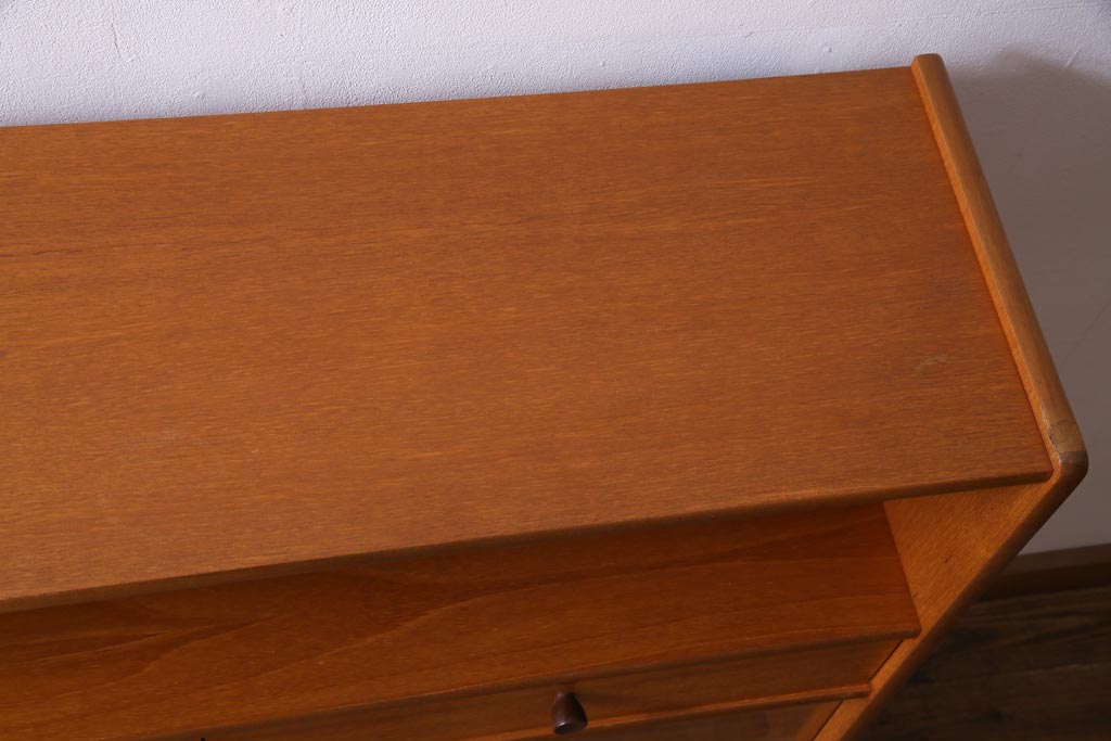 ヴィンテージ家具　イギリスビンテージ　Parker Knoll　レトロな雰囲気が可愛らしいオーク材のキャビネット(収納棚)