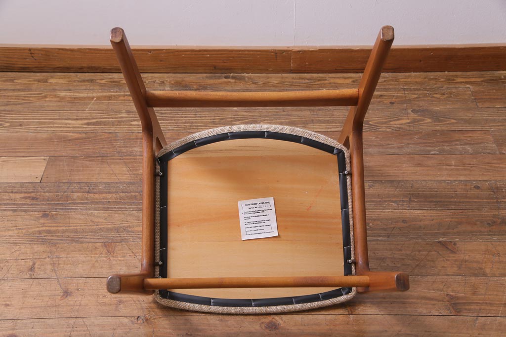ヴィンテージ家具　デンマーク　チーク材　スタイリッシュなデザインが素敵なビンテージチェア(椅子)(1)