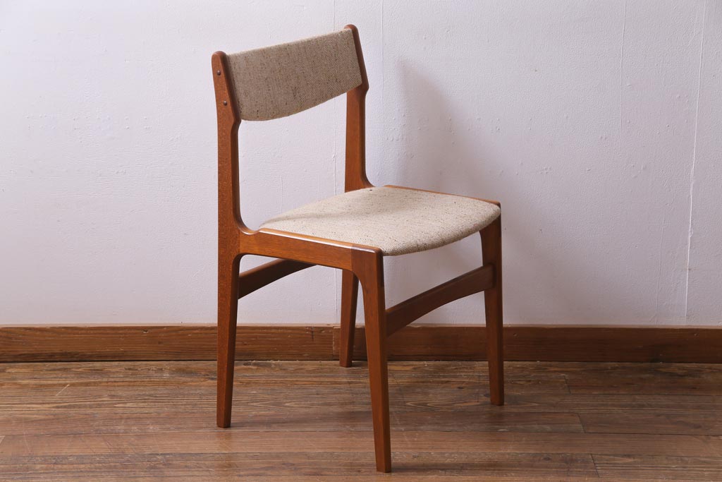 ヴィンテージ家具　デンマーク　チーク材　スタイリッシュなデザインが素敵なビンテージチェア(椅子)(3)