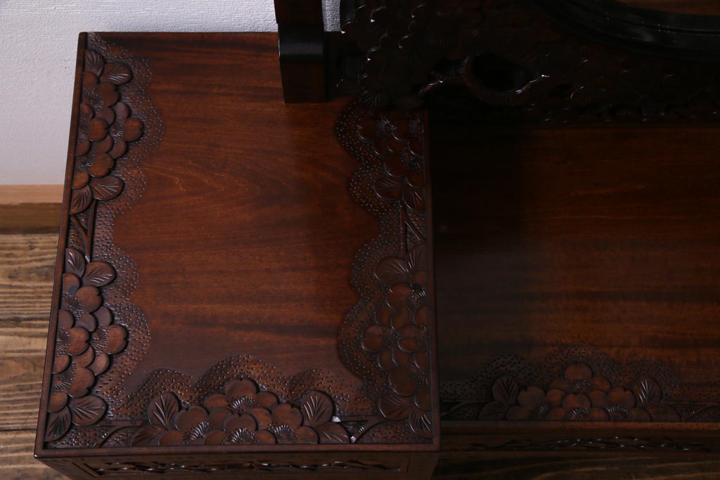 中古美品　伝統工芸軽井沢彫り　重厚感漂うドレッサー(化粧台、鏡台)