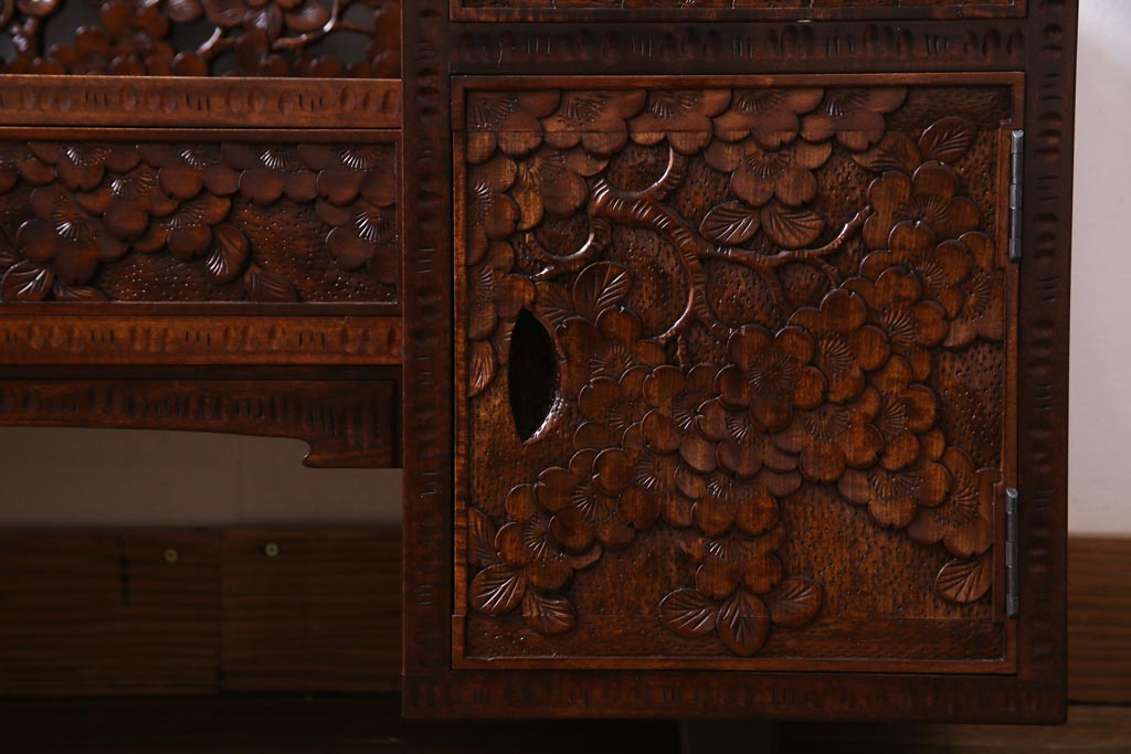中古美品　伝統工芸軽井沢彫り　重厚感漂うドレッサー(化粧台、鏡台)