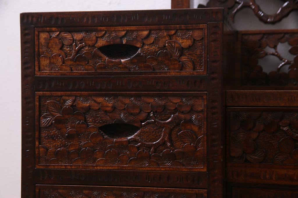 中古美品　伝統工芸軽井沢彫り　重厚感漂うドレッサー(化粧台、鏡台)